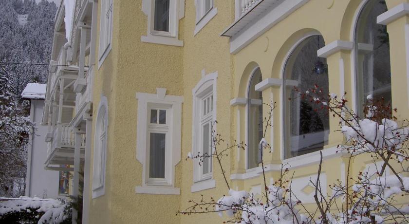 Hotel Garni Hubertus 3*